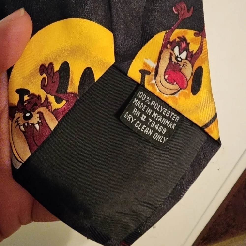 Vintage 1996 Taz Tasmanian Devil Smiley Face Looney Tunes Tie (loose thread tag)